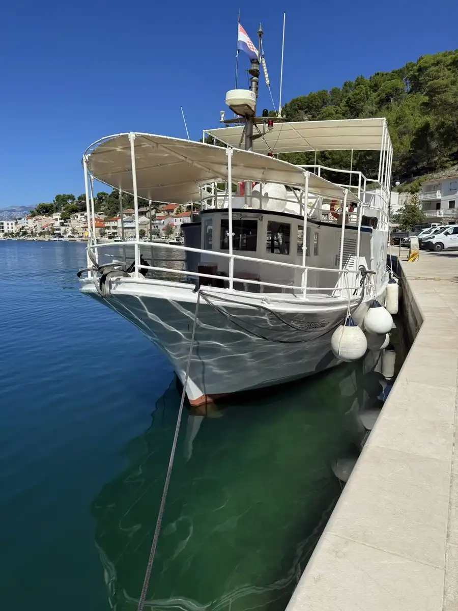 Maslenica Boat Excursions